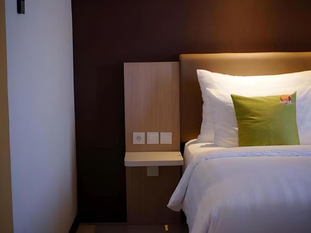 Hotel Dafam Pacific Caesar Surabaya Ngoại thất bức ảnh