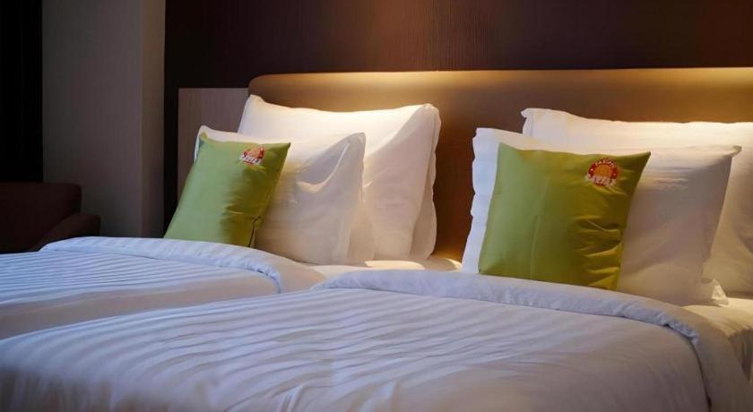 Hotel Dafam Pacific Caesar Surabaya Ngoại thất bức ảnh