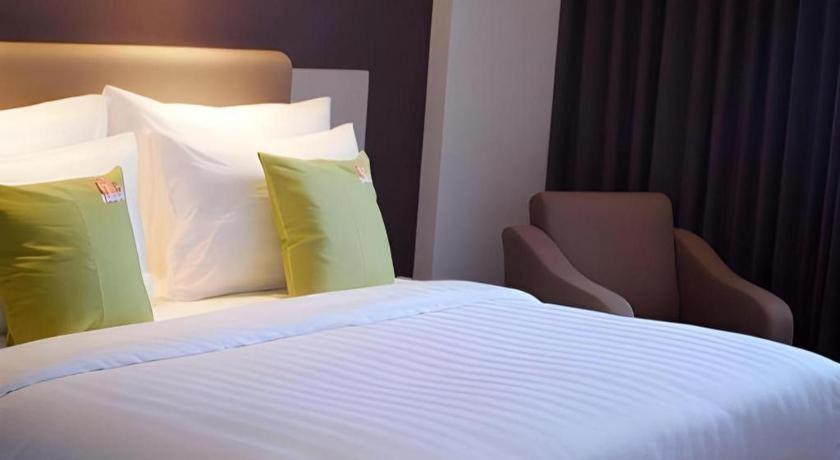 Hotel Dafam Pacific Caesar Surabaya Ngoại thất bức ảnh