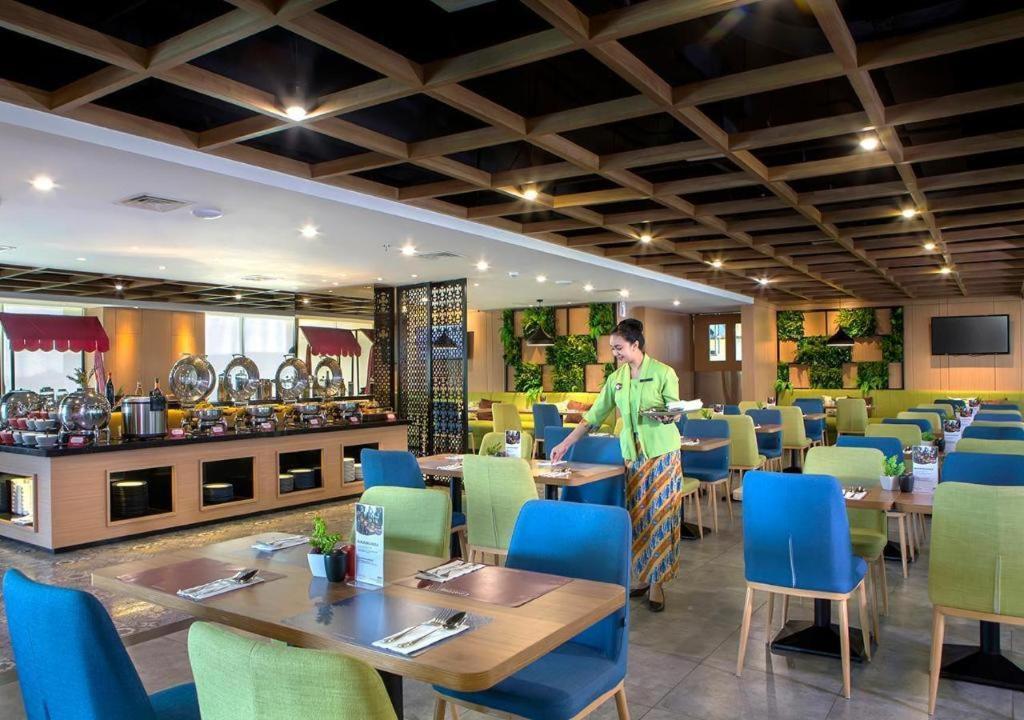 Hotel Dafam Pacific Caesar Surabaya Ngoại thất bức ảnh