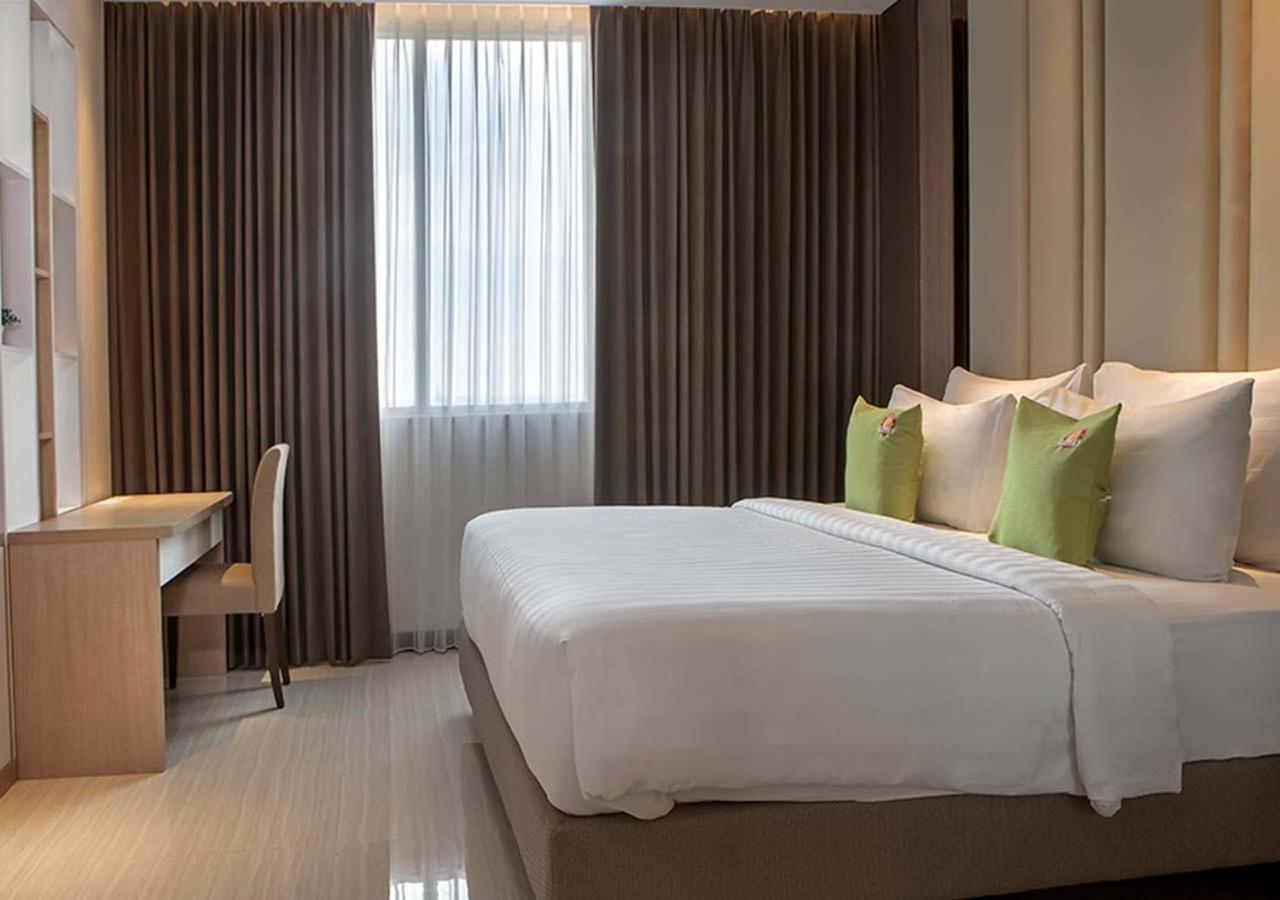 Hotel Dafam Pacific Caesar Surabaya Ngoại thất bức ảnh
